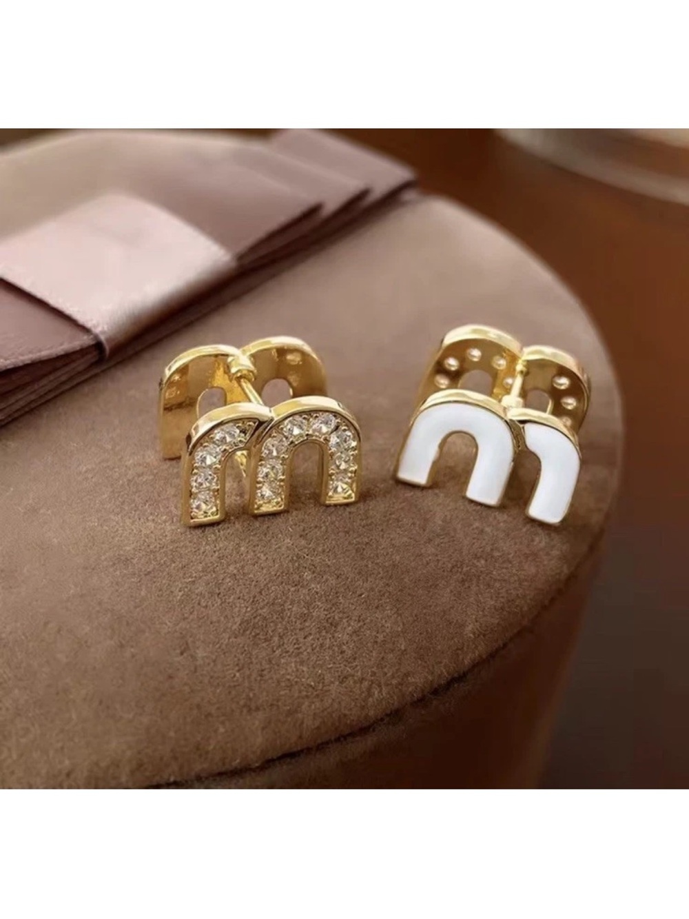 Fashion Jewelry Gold 'M' Luxury Stud Earrings Double sided white enamel